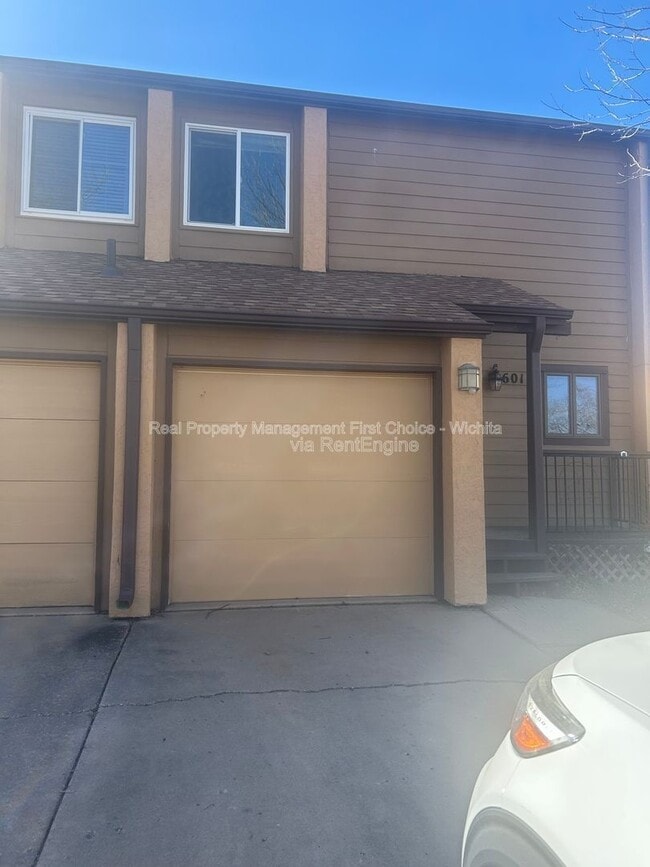 2405 S Capri St in Wichita, KS - Building Photo - Building Photo