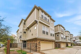 2441 Charleston St in Houston, TX - Building Photo