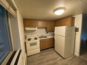 37 Crystal St in Melrose, MA - Building Photo - Building Photo