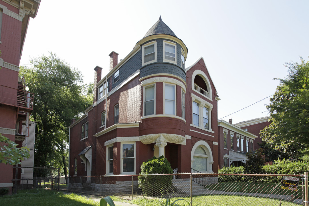 1153 S 1st St in Louisville, KY - Building Photo