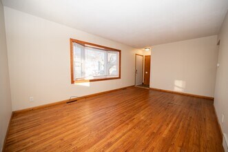 1220-4 1/2 4 1/2 St NW in Rochester, MN - Building Photo - Building Photo