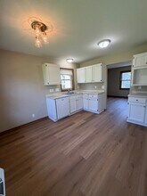 11450 W Edgerton Ave, Unit 11450 in Hales Corners, WI - Foto de edificio - Building Photo