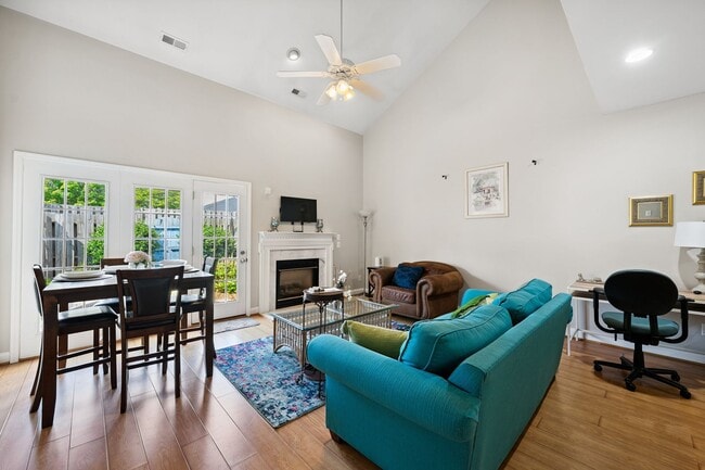 702 Teague Pl in Durham, NC - Building Photo - Building Photo
