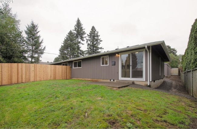 6112 NE Hazel Dell Ave in Vancouver, WA - Foto de edificio - Building Photo