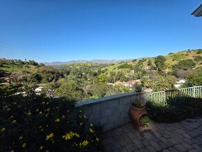 9565 Dale Ave, Unit Shadow Hills Villa in Sunland, CA - Building Photo - Building Photo