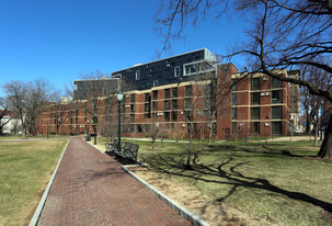 W.E.B.Du Bois College House Apartamentos