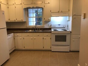 2974 Hollywood Dr in Decatur, GA - Building Photo - Building Photo