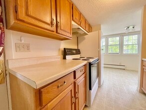 17 Warren Rd in Wolcott, CT - Building Photo - Building Photo