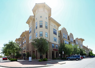 Centre Suites at Overton Park in Lubbock, TX - Foto de edificio - Building Photo