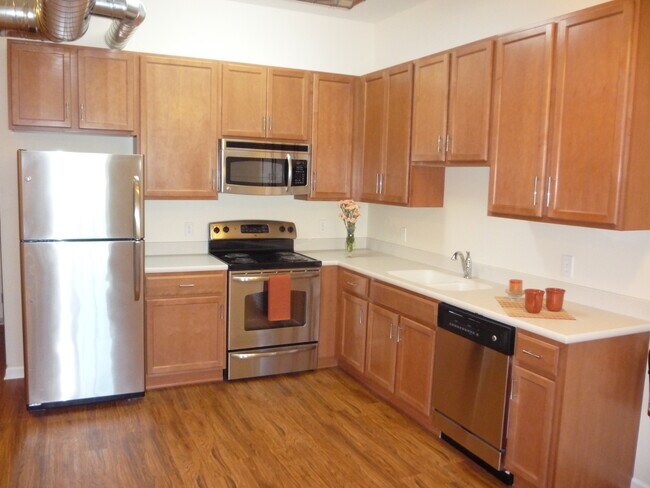 215 N 6th St, Unit 2 photo'
