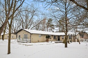 325 W Delhi Rd, Unit 180 in Ann Arbor, MI - Building Photo