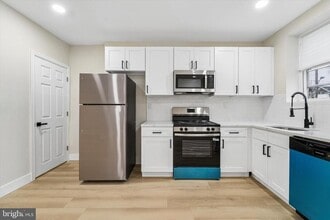 5959 Upland Way in Philadelphia, PA - Building Photo - Building Photo