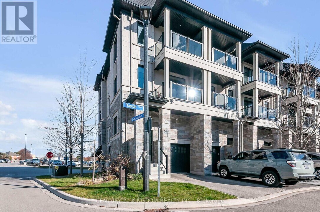 590 Rapids Ln in Mississauga, ON - Building Photo