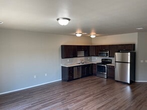Jackson Heights Apartments & Townhomes in Harrisburg, SD - Foto de edificio - Interior Photo