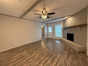 1920 N Floyd Rd in Richardson, TX - Foto de edificio - Building Photo