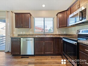 14602 Gilder Ave in Bennington, NE - Building Photo - Building Photo
