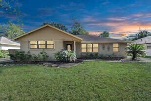 4525 Waycross Dr in Houston, TX - Building Photo