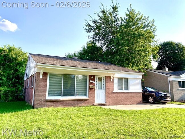 13231 Albany St in Oak Park, MI - Building Photo - Building Photo