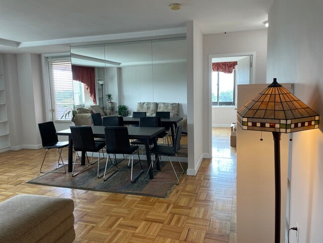 property at 1021 Arlington Blvd