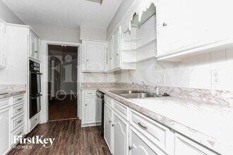 2956 Meadow Green Dr in Farmers Branch, TX - Building Photo - Building Photo