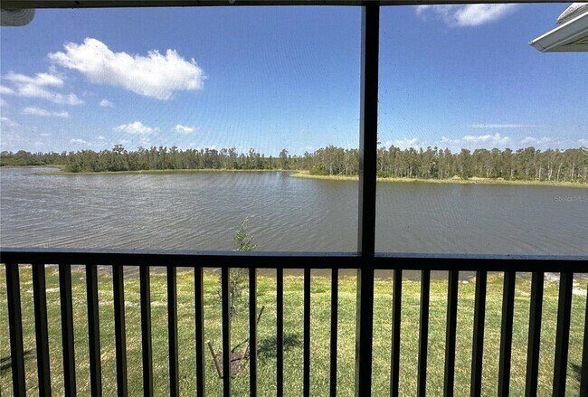 14241 Heritage Landing Blvd, Unit 305 in Punta Gorda, FL - Building Photo - Building Photo