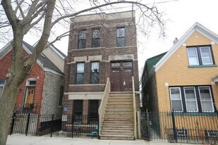 2031 W Moffat St in Chicago, IL - Building Photo