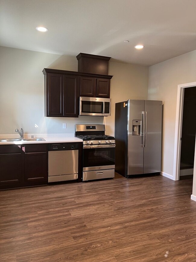 858 Mission De Oro Dr in Redding, CA - Building Photo - Building Photo