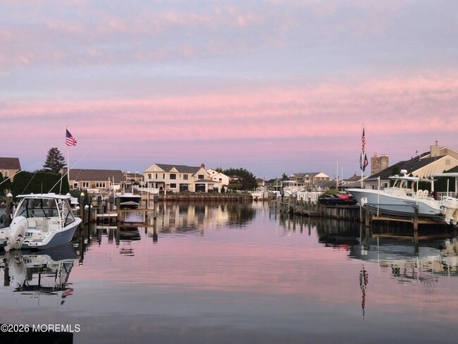 property at 1518 Laguna Dr