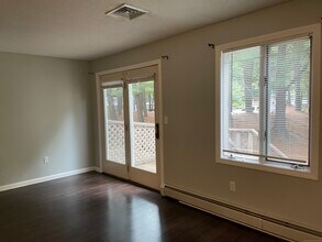 110 Songbird Ln in Farmington, CT - Building Photo - Building Photo