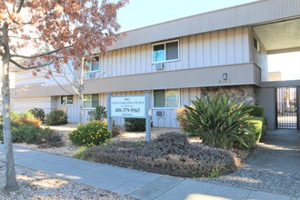 El Paseo de Saratoga Plaza, San Jose in San Jose, CA - Building Photo - Building Photo