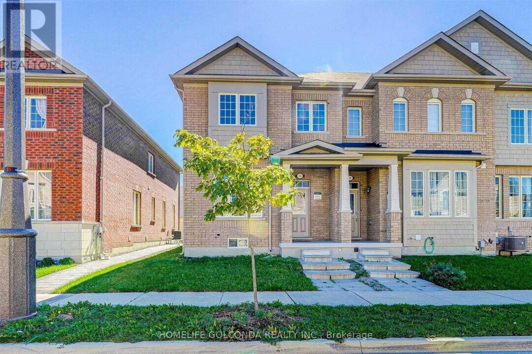 15 Tilbury Gate in Markham, ON - Building Photo