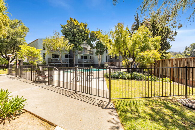 4175 George Ave in San Mateo, CA - Building Photo - Building Photo