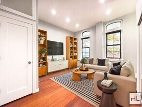 Washington Avenue #2M in Brooklyn, NY - Foto de edificio - Building Photo