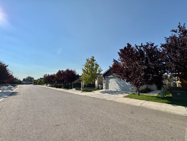property at 2090 W Claira Rd