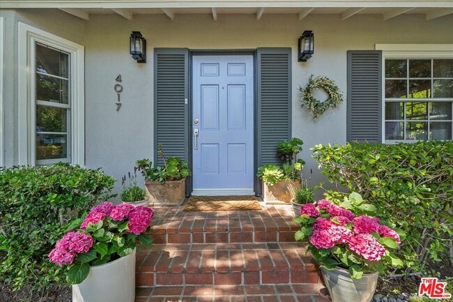 property at 4017 Vía Gavilan