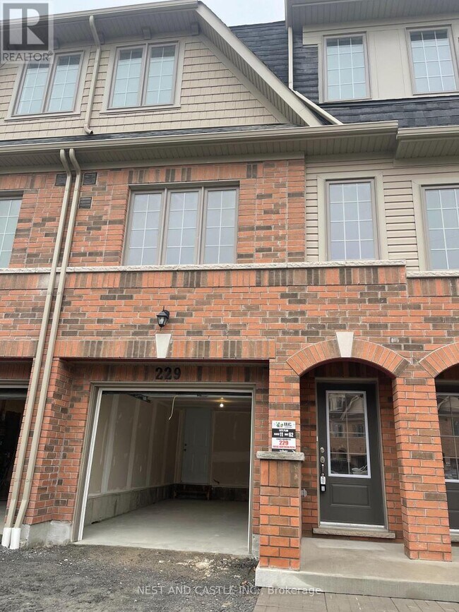 227-227 Royal Northern Path in Oshawa, ON - Building Photo - Building Photo