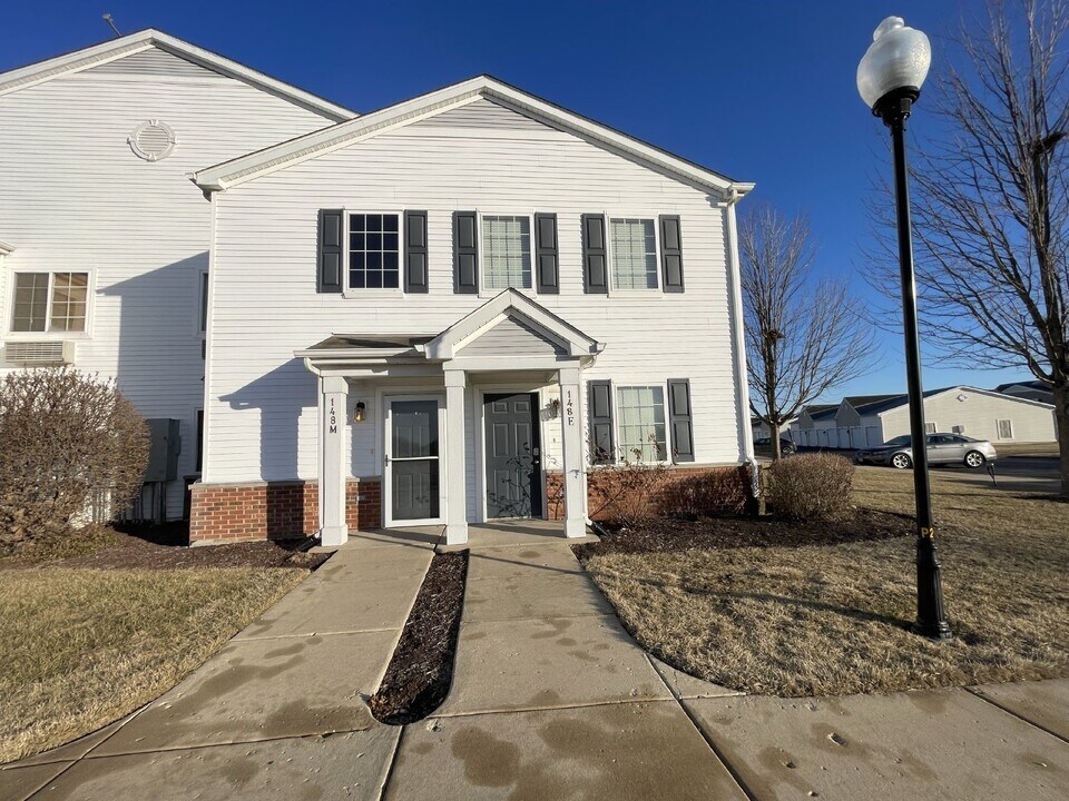 148 Bertram Dr in Yorkville, IL - Building Photo