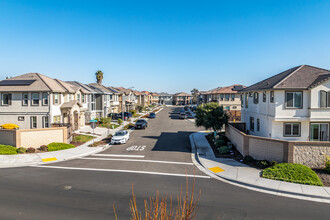 The Tides at Newport in West Sacramento, CA - Foto de edificio - Building Photo