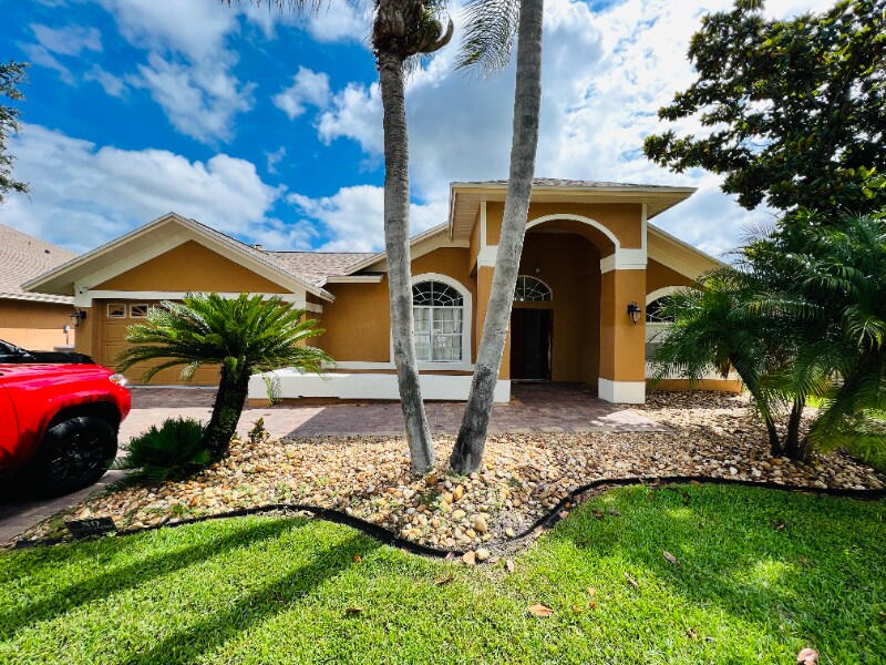 3909 Yellow Finch Ln in Lutz, FL - Building Photo