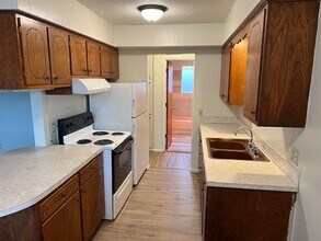 624 Berrydale Ave in Medford, OR - Building Photo - Building Photo