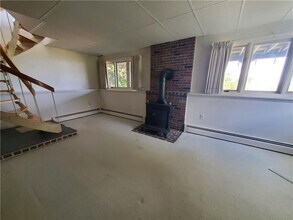 157 Pleasant St in North Kingstown, RI - Building Photo - Building Photo