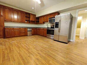 701 Yorkshire Rd NE, Unit Terrace level suite in Atlanta, GA - Building Photo - Building Photo