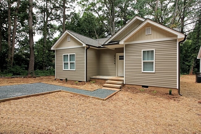 property at 2634 Kenhill Dr