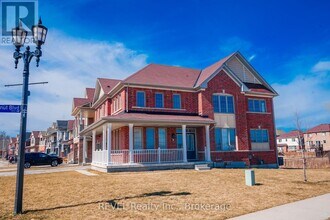8373 Sweet Chestnut Dr in Niagara Falls, ON - Building Photo - Building Photo
