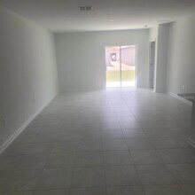4218 Mountain Laurel Ln in Kissimmee, FL - Building Photo - Building Photo