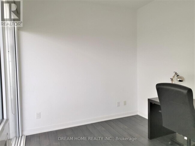 42-3542 Charles St E in Toronto, ON - Building Photo - Building Photo
