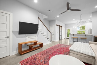 1220 Delano St, Unit B in Austin, TX - Building Photo - Building Photo