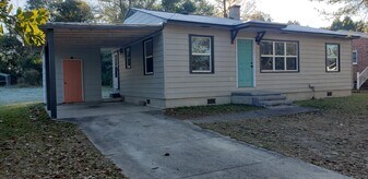 161 McDonald Dr in Barnwell, SC - Building Photo