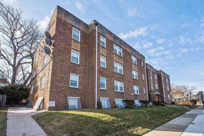 Hazel Apartments in Upper Darby, PA - Building Photo - Building Photo