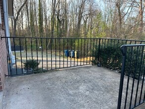 4103 N Center St, Unit #1 in Hickory, NC - Foto de edificio - Building Photo